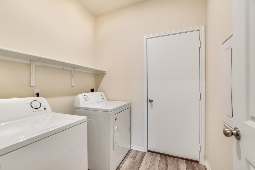 216 The Duke Dr - Photo 10