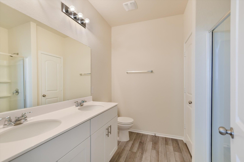 216 The Duke Dr - Photo 13