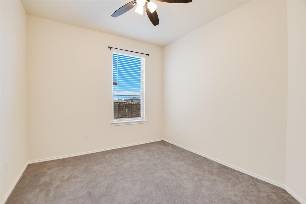 216 The Duke Dr - Photo 16