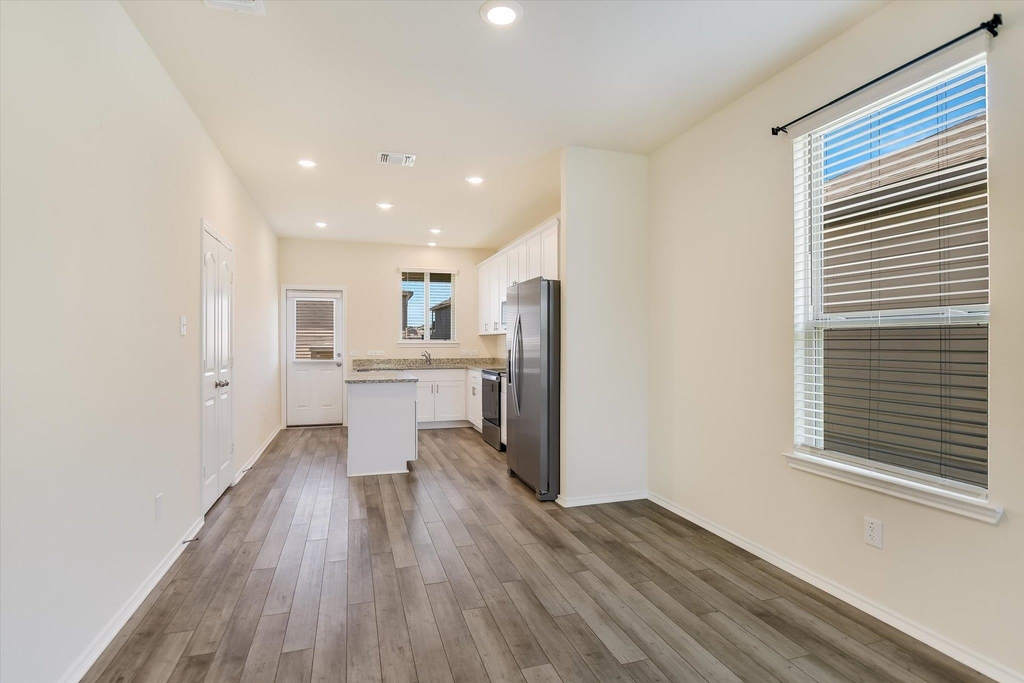 216 The Duke Dr - Photo 5