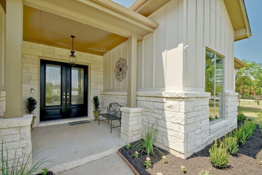 1006 Lipan Trl - Photo 2