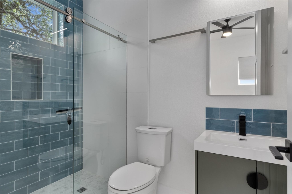 4712 Reyes St - Photo 17