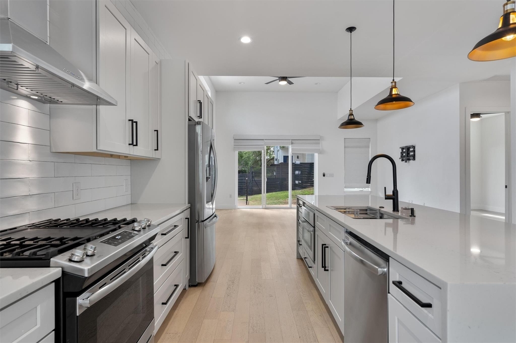 4712 Reyes St - Photo 7