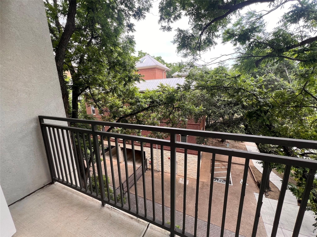 1900 Barton Springs Rd - Photo 2