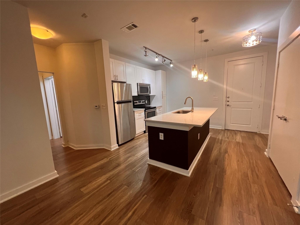 1900 Barton Springs Rd - Photo 9