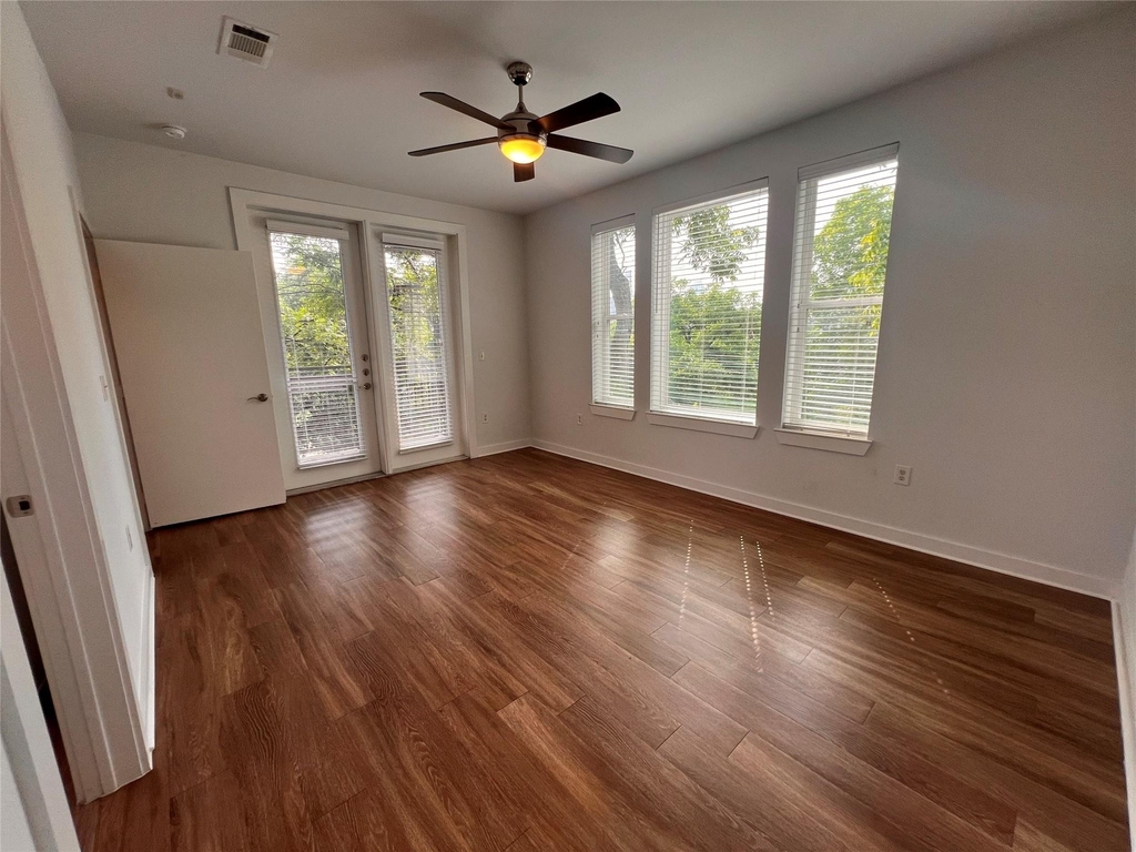 1900 Barton Springs Rd - Photo 5