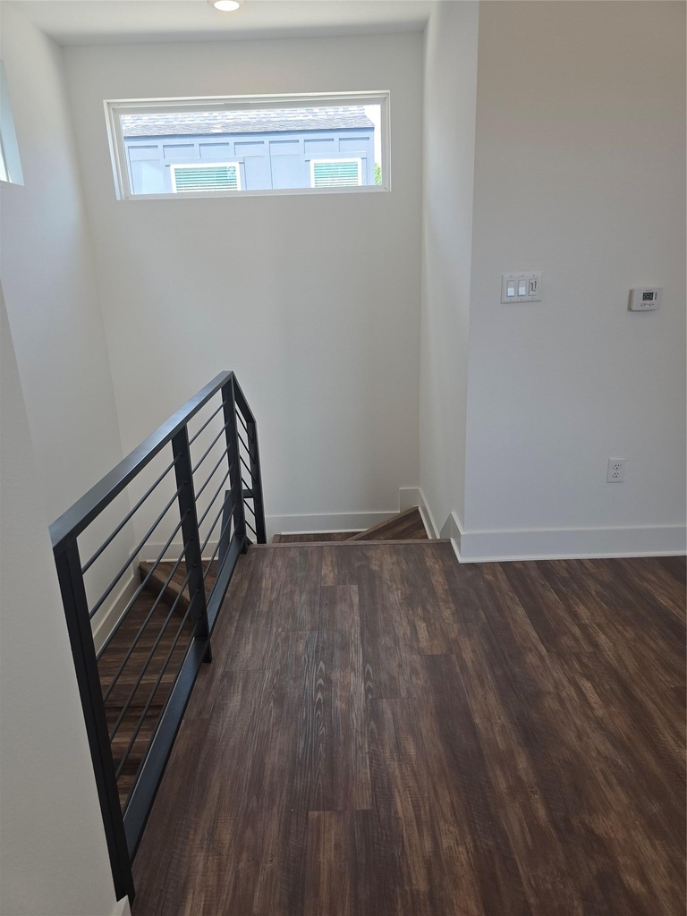 7601 Carver Ave - Photo 11