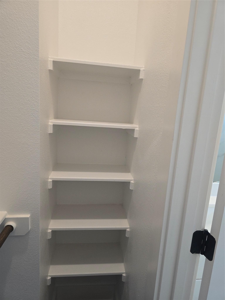 7601 Carver Ave - Photo 8