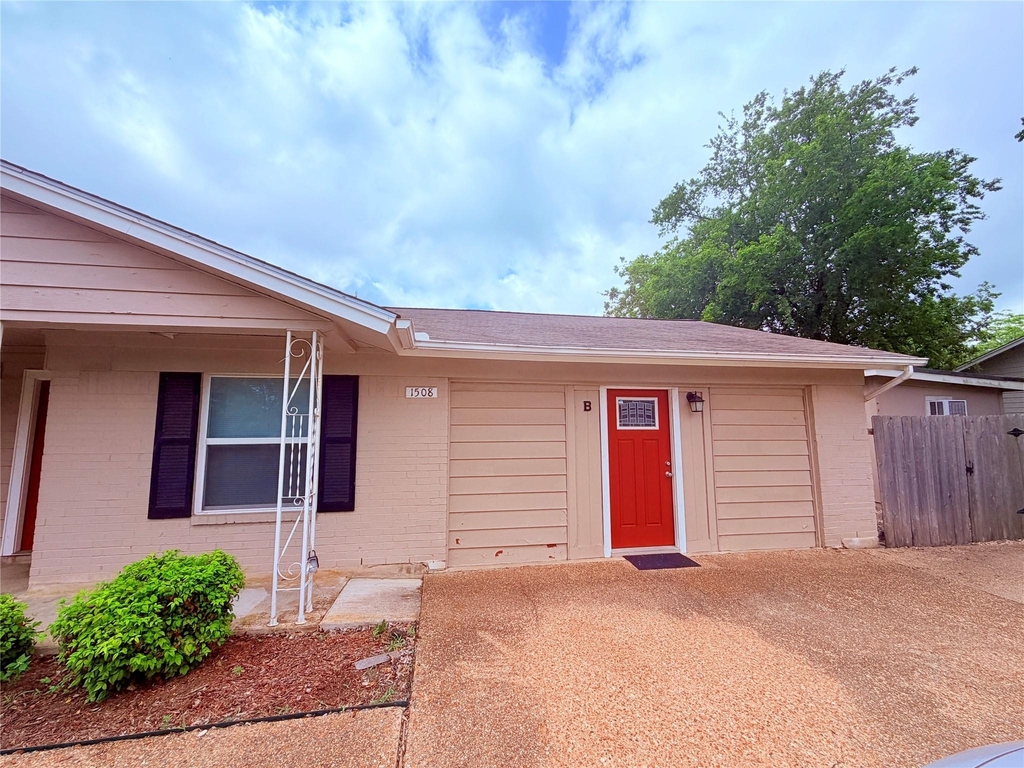 1508 Big Meadow Dr - Photo 0
