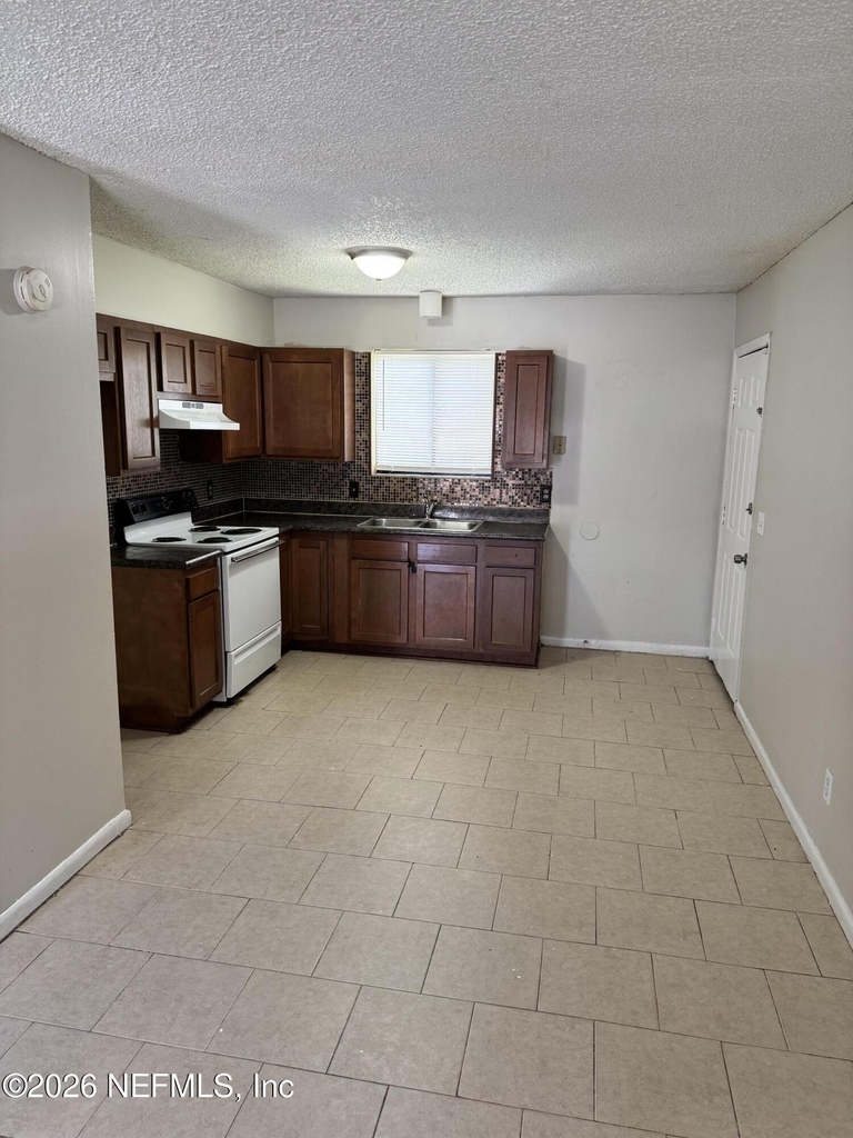 5147 Westchase Court - Photo 2