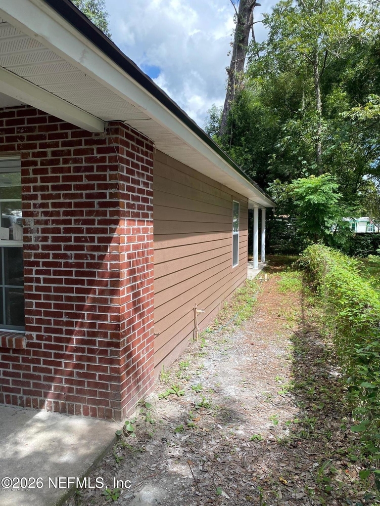 1837 W 28th Street - Photo 20