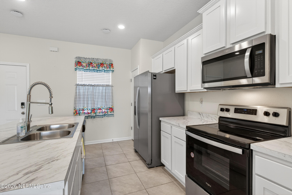 8210 Larose Road - Photo 7