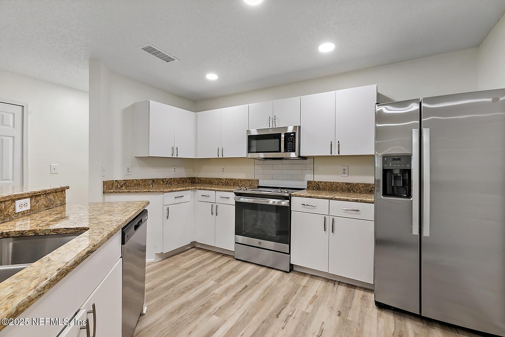 900 Ironwood Drive - Photo 4