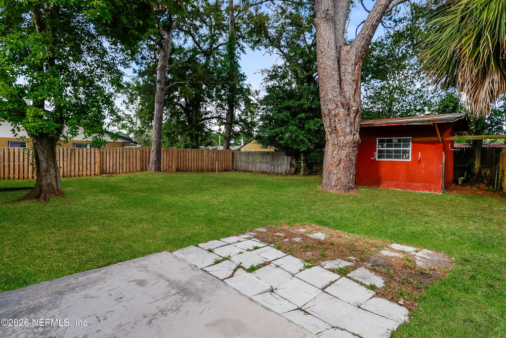 7930 Rondeau Drive E - Photo 10