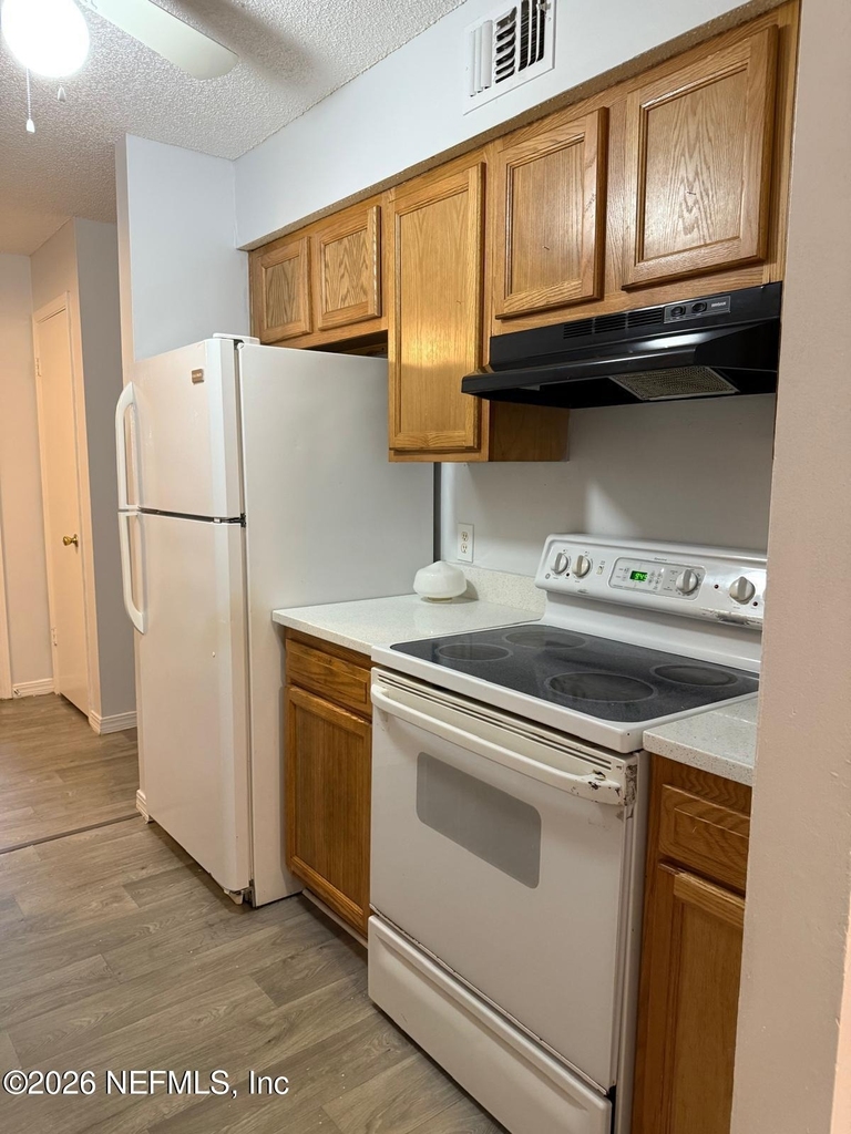 459 Lombard Street - Photo 3