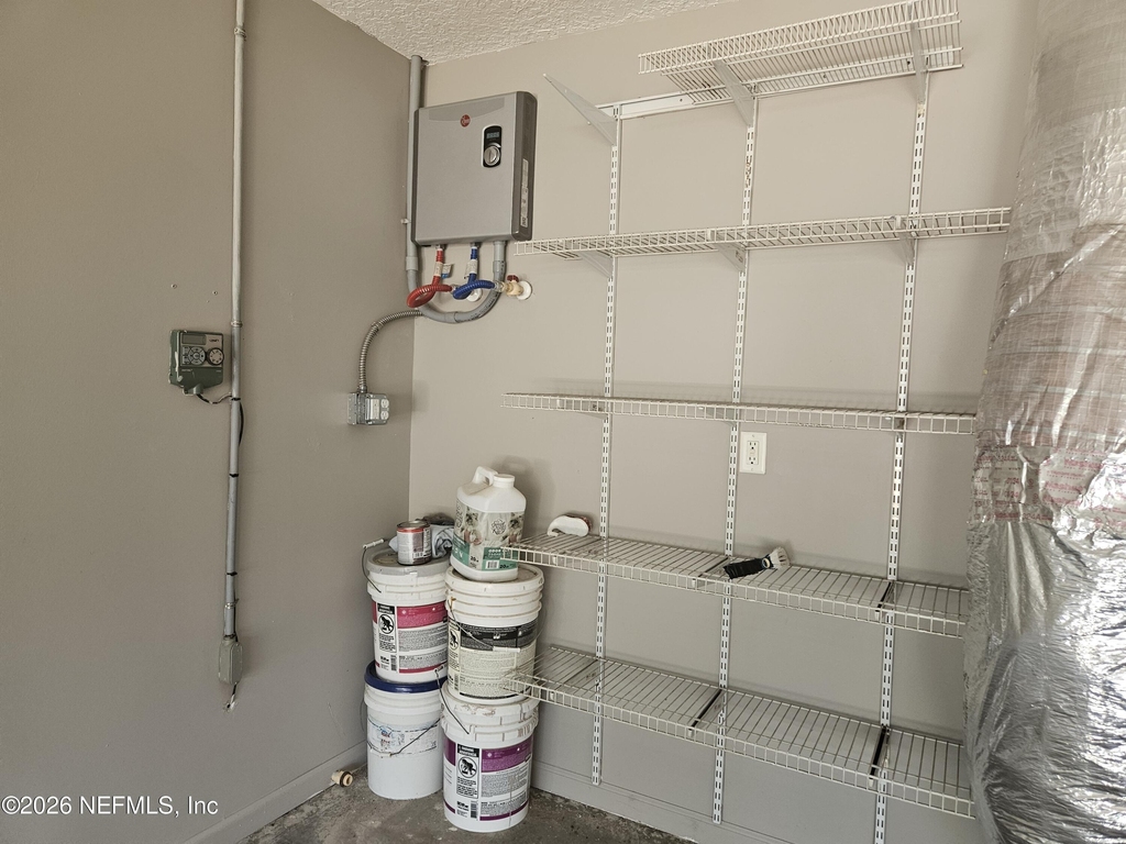 2338 Cool Springs Drive N - Photo 31