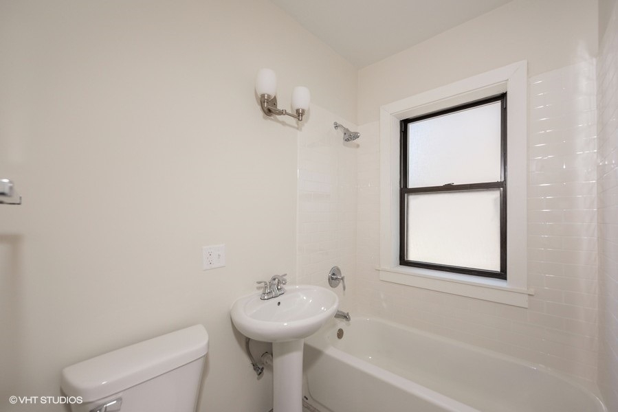 4934 W Jackson Boulevard - Photo 7
