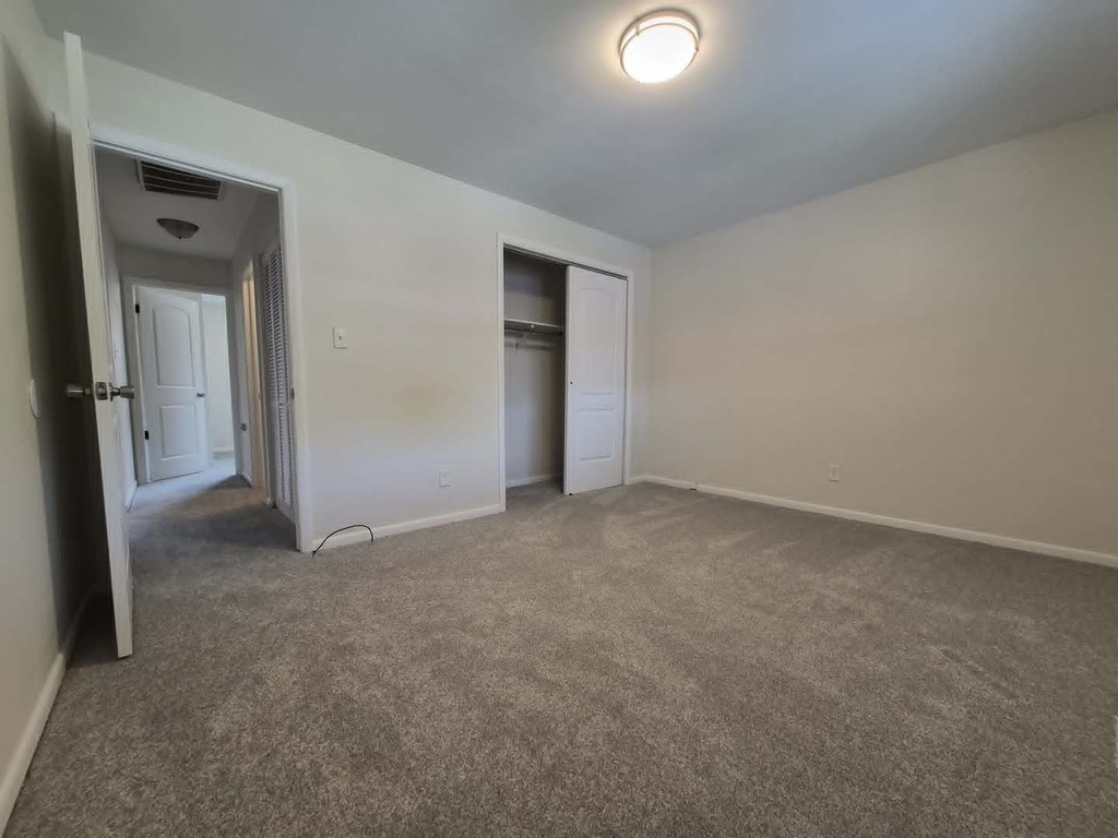 227 Mohawk Drive - Photo 3