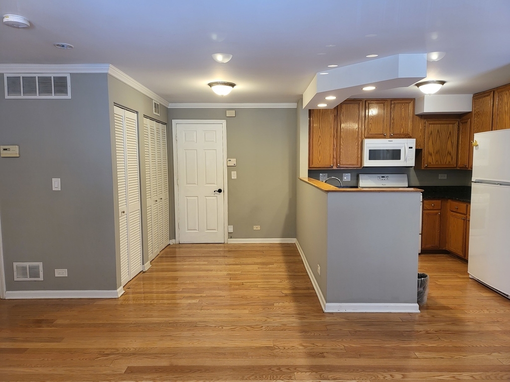2403 W Flournoy Street - Photo 2