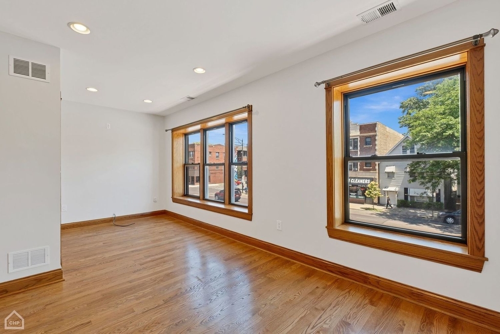 4544 N Western Avenue - Photo 2