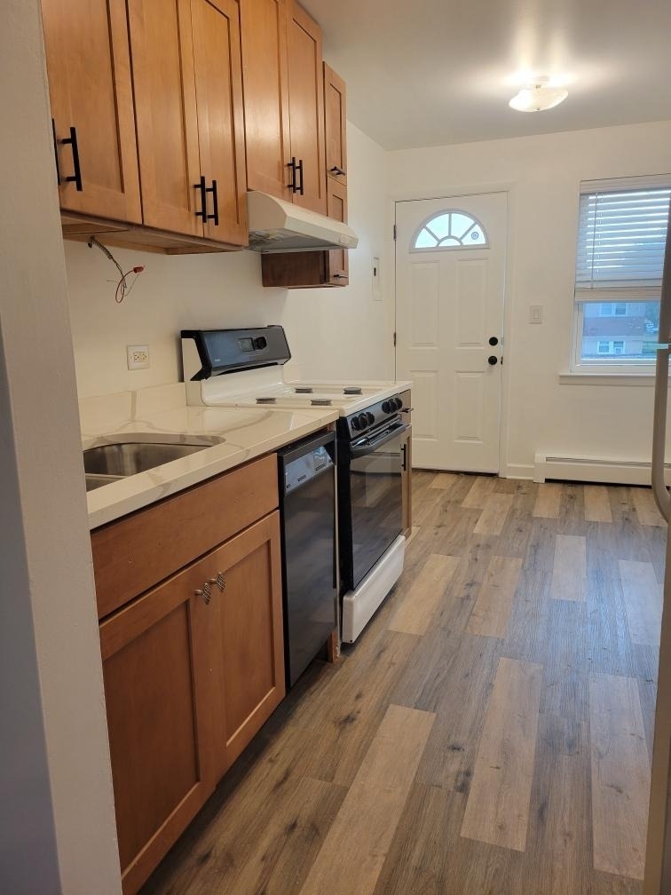 1725 Howard Avenue W - Photo 14
