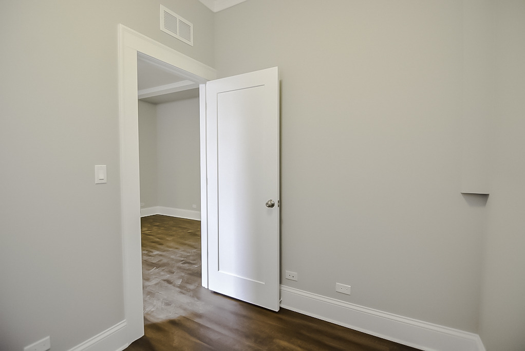 817 W Lakeside Place - Photo 13