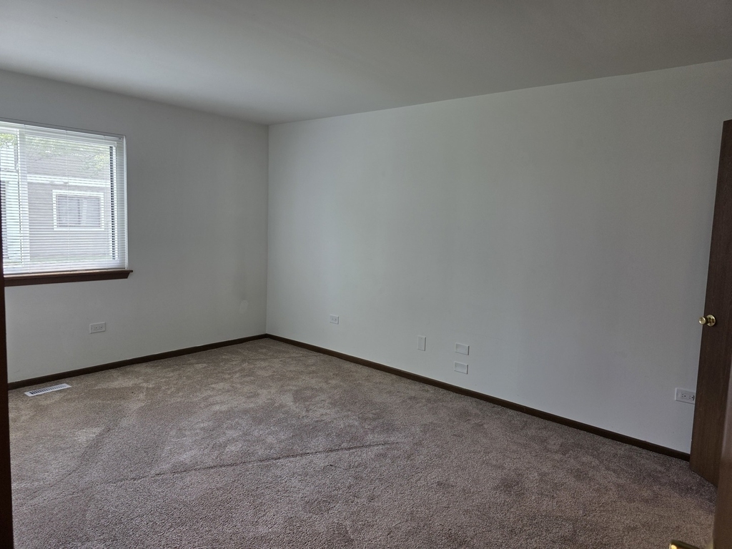 951 Glouchester Circle - Photo 9