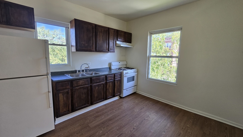 63 Hickory Street - Photo 4