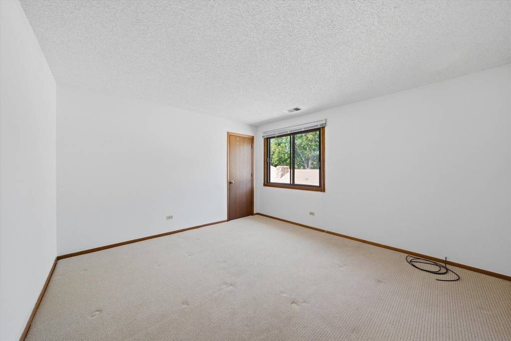 19444 Wolf Road - Photo 10