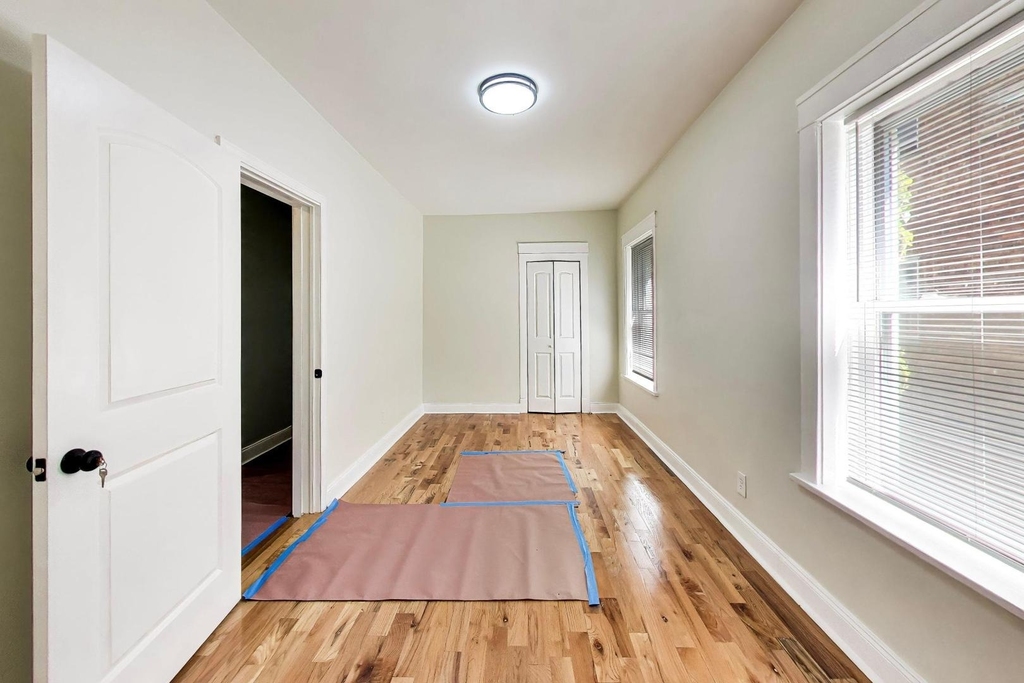 43 N Menard Avenue - Photo 10