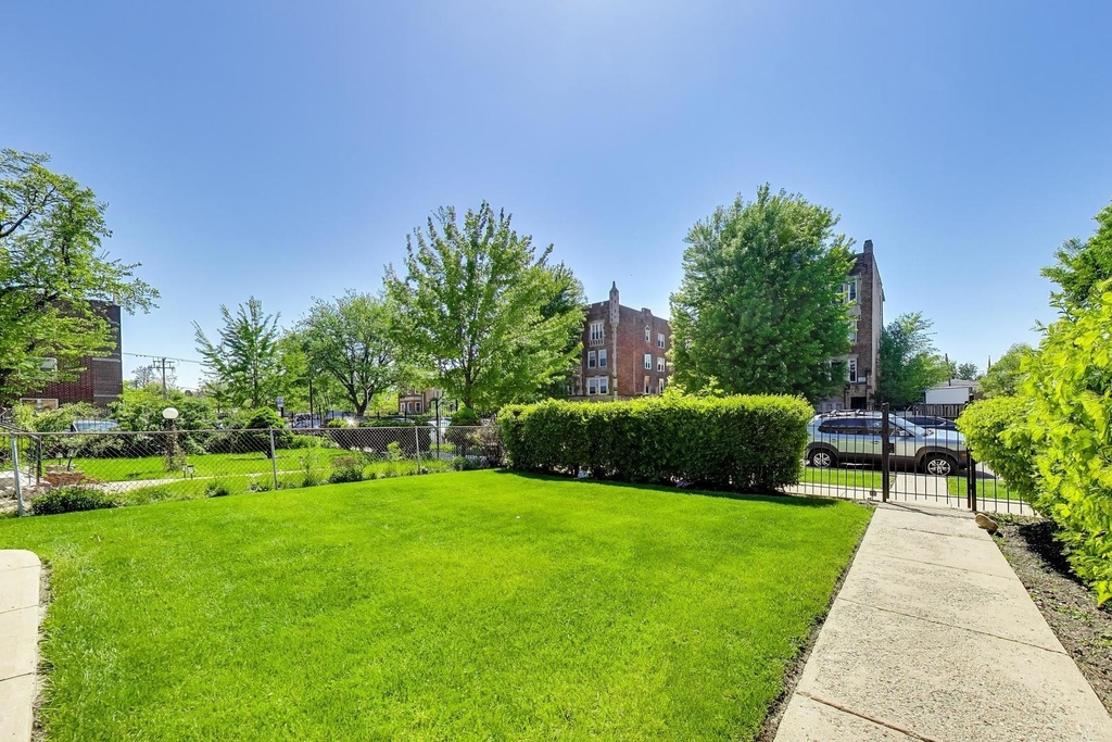 43 N Menard Avenue - Photo 17
