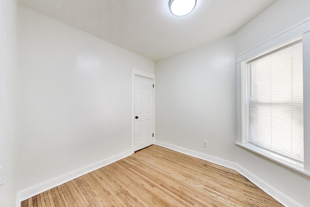 43 N Menard Avenue - Photo 14