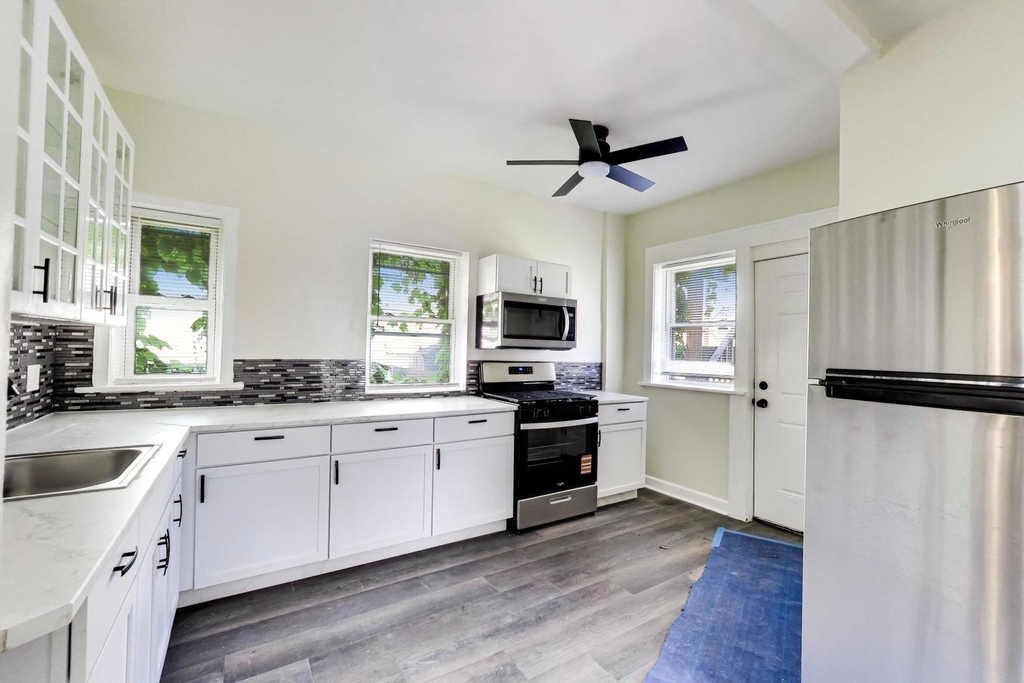 43 N Menard Avenue - Photo 6