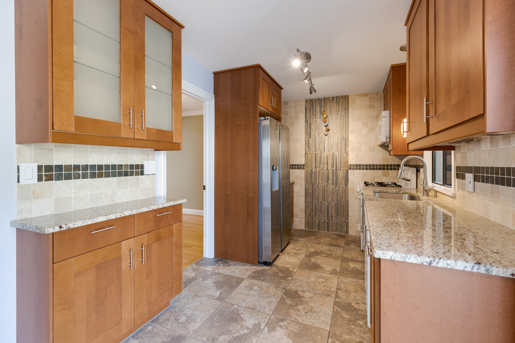 740 Lakeview Point - Photo 11