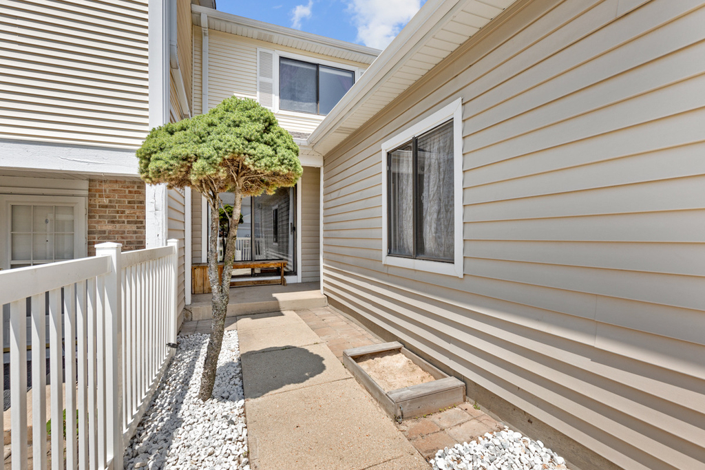 740 Lakeview Point - Photo 3