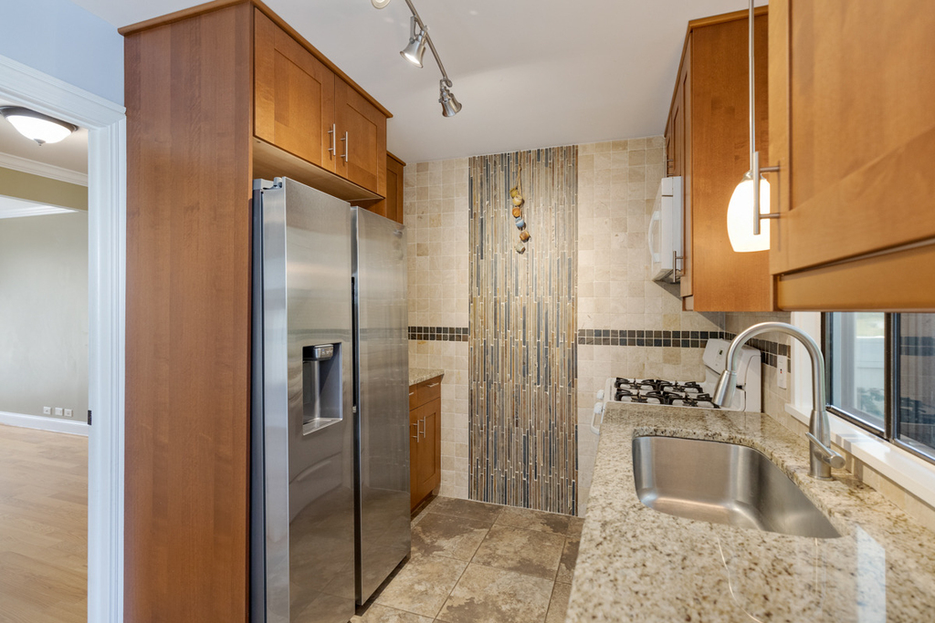 740 Lakeview Point - Photo 12