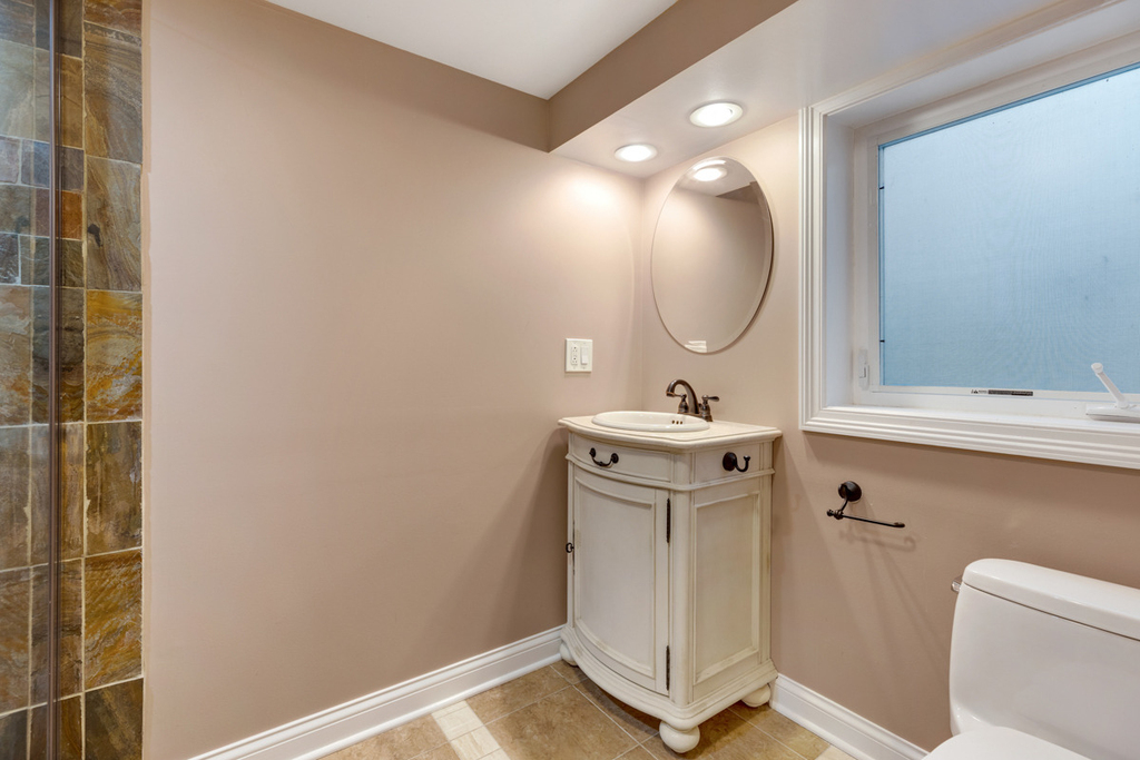 740 Lakeview Point - Photo 20