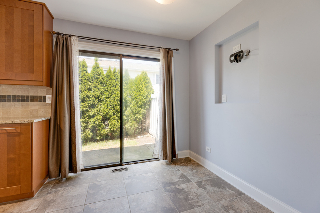 740 Lakeview Point - Photo 9