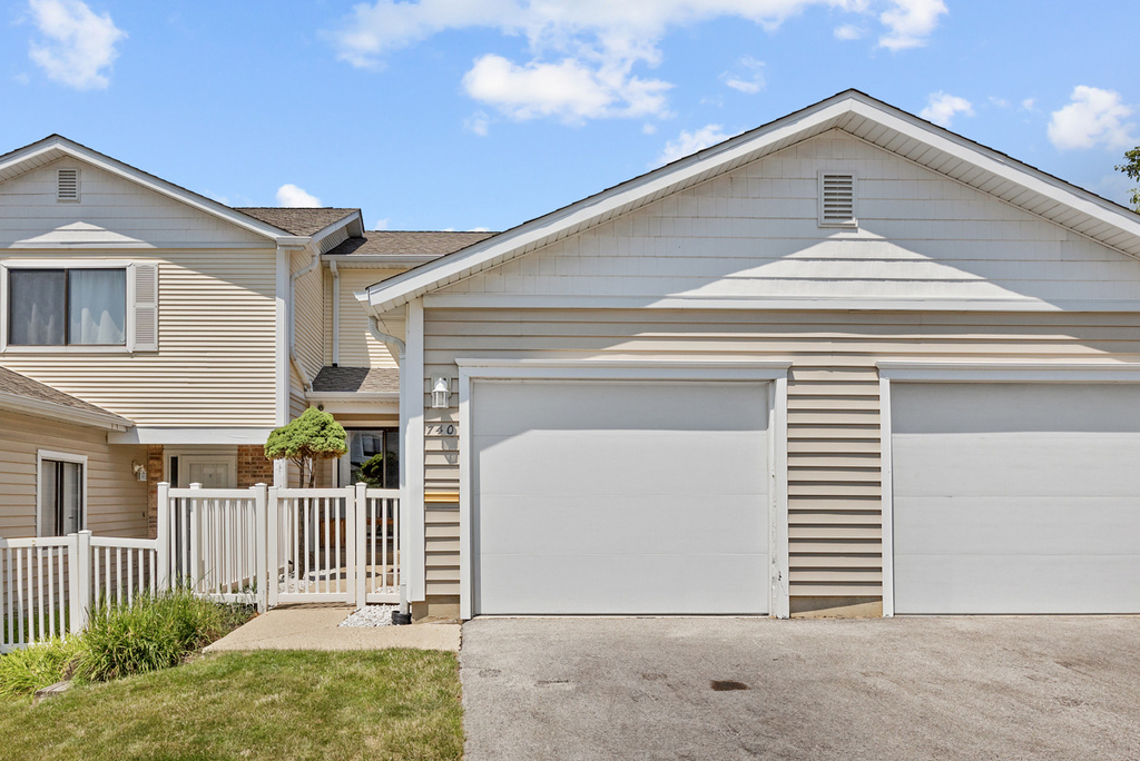 740 Lakeview Point - Photo 2