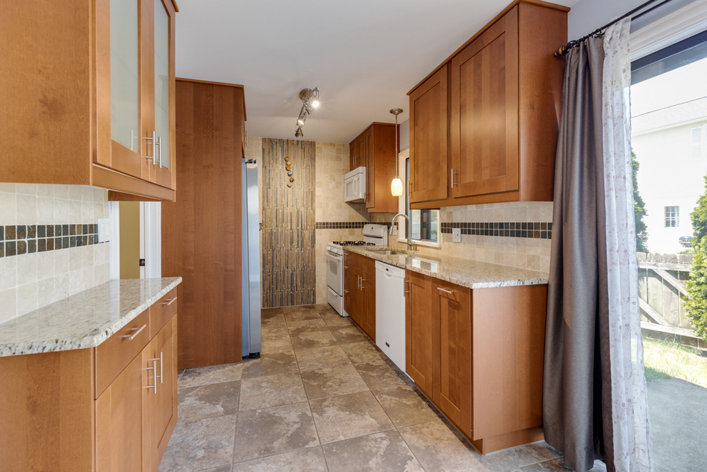 740 Lakeview Point - Photo 10