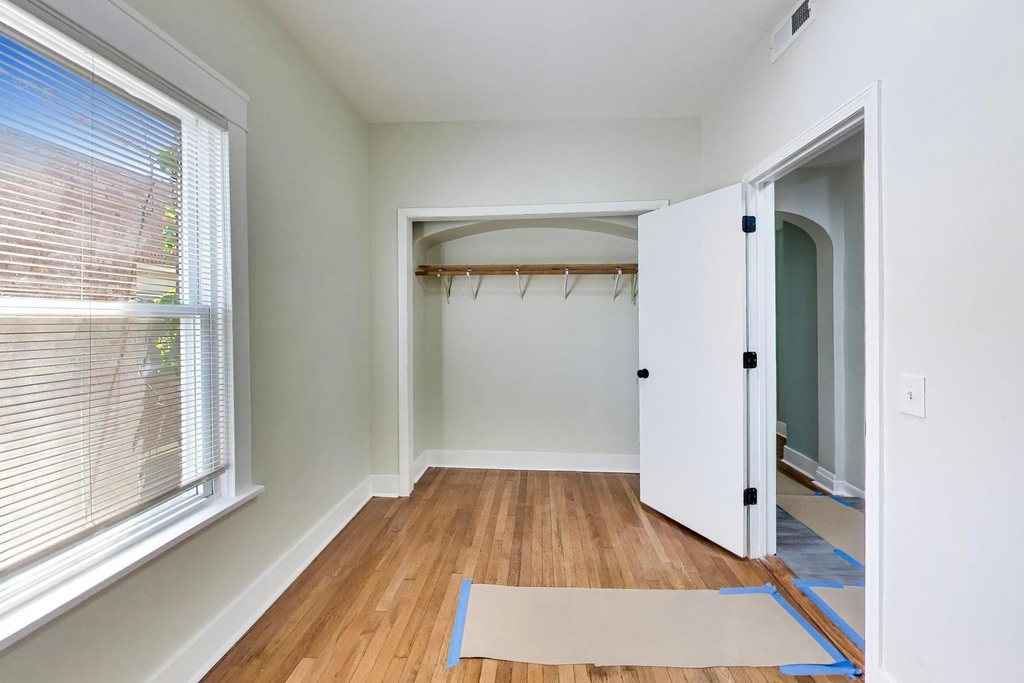 43 N Menard Avenue - Photo 9