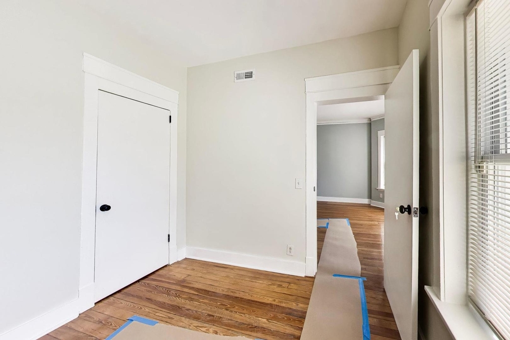 43 N Menard Avenue - Photo 18