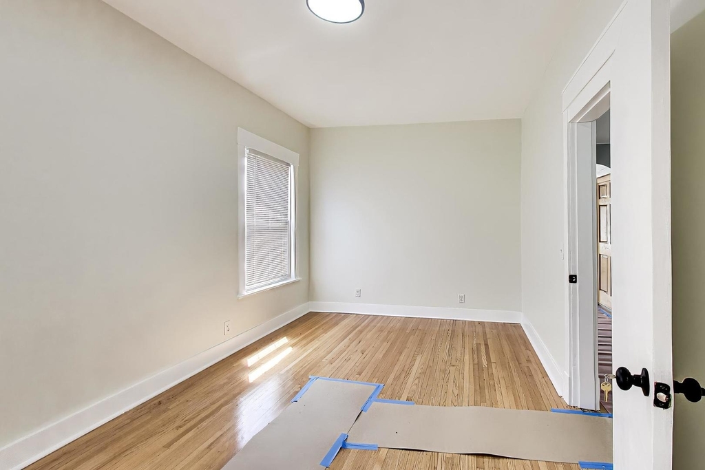 43 N Menard Avenue - Photo 19