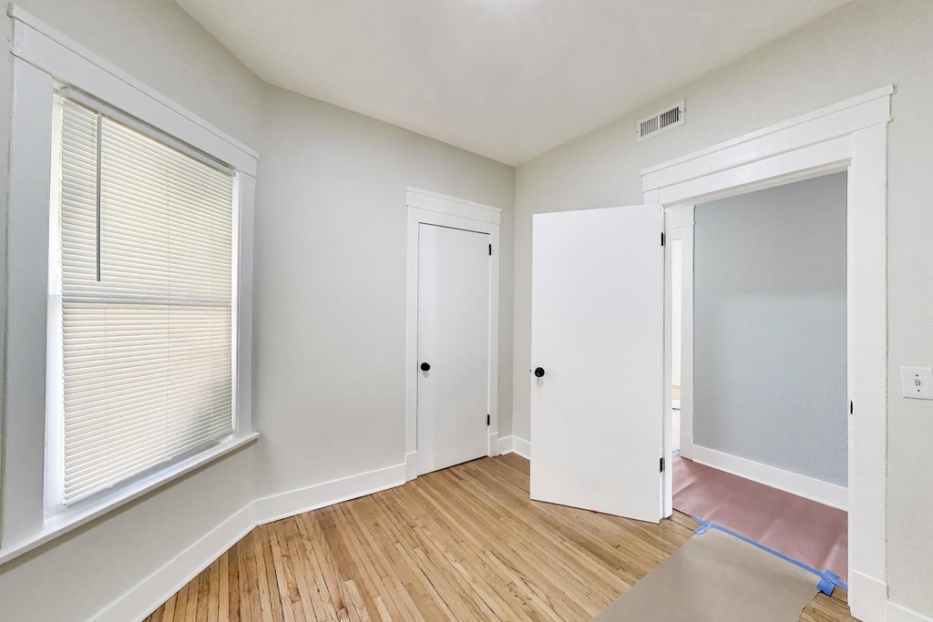 43 N Menard Avenue - Photo 14