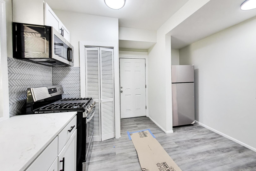 43 N Menard Avenue - Photo 6