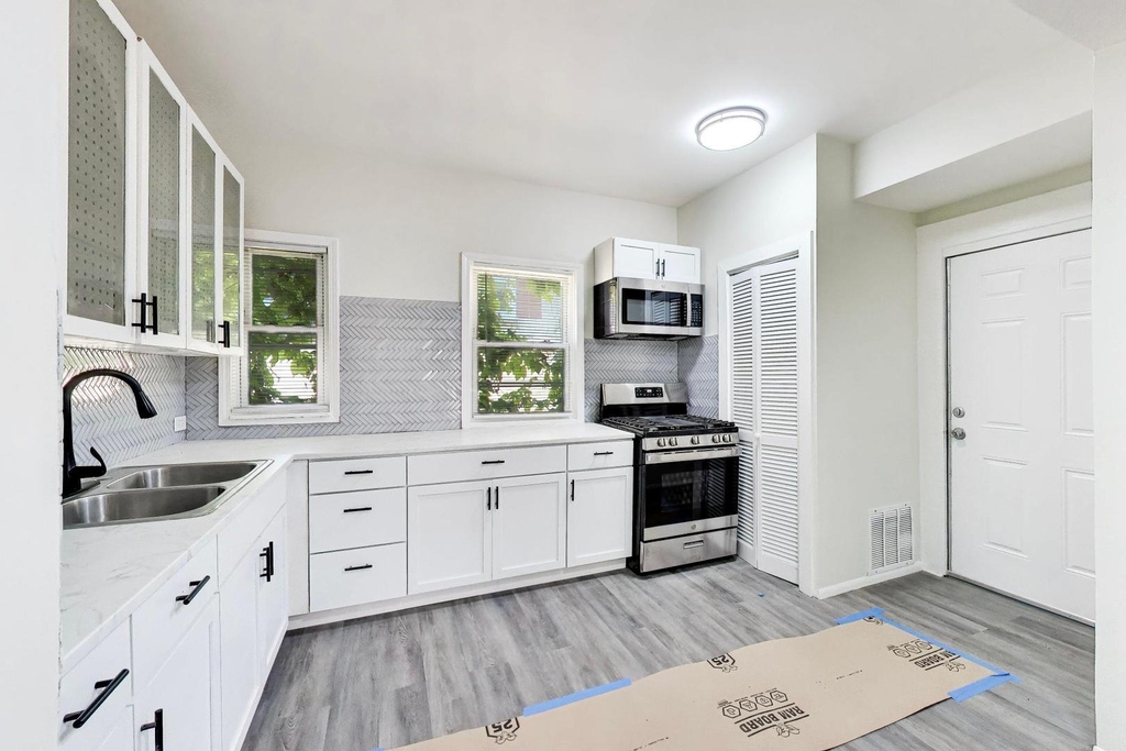 43 N Menard Avenue - Photo 7