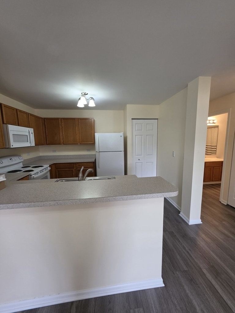101 Silverstone Drive - Photo 5