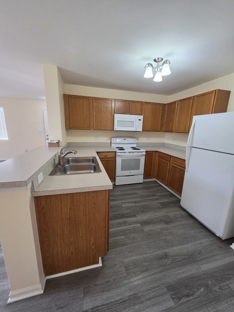 101 Silverstone Drive - Photo 6