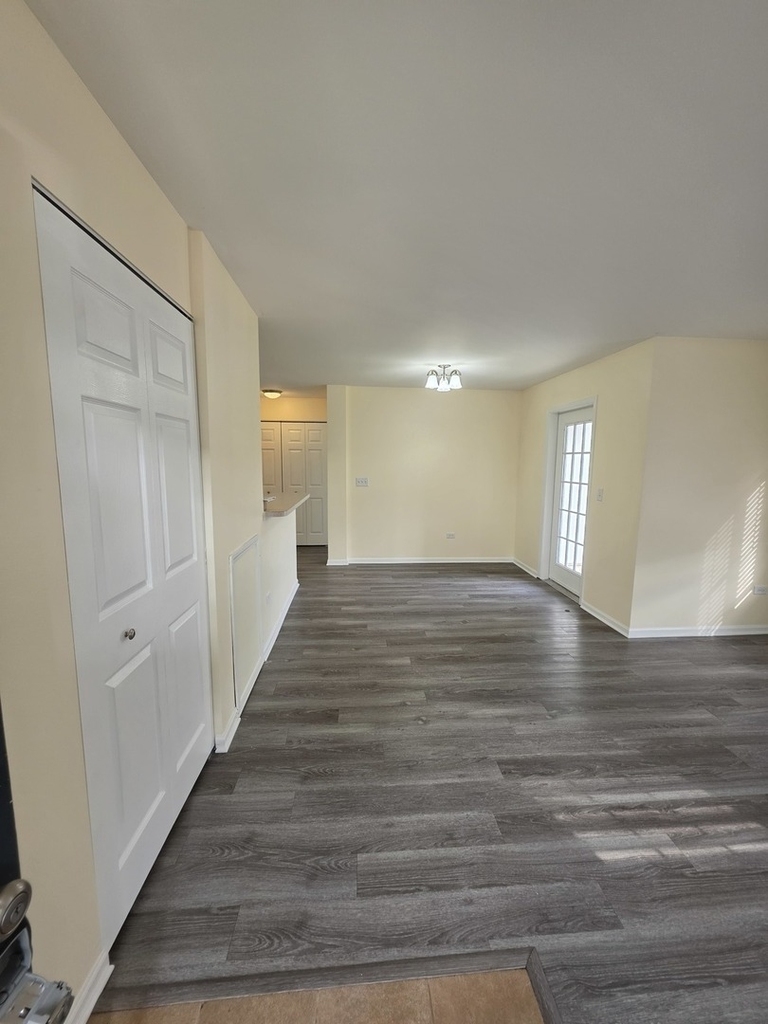 101 Silverstone Drive - Photo 3