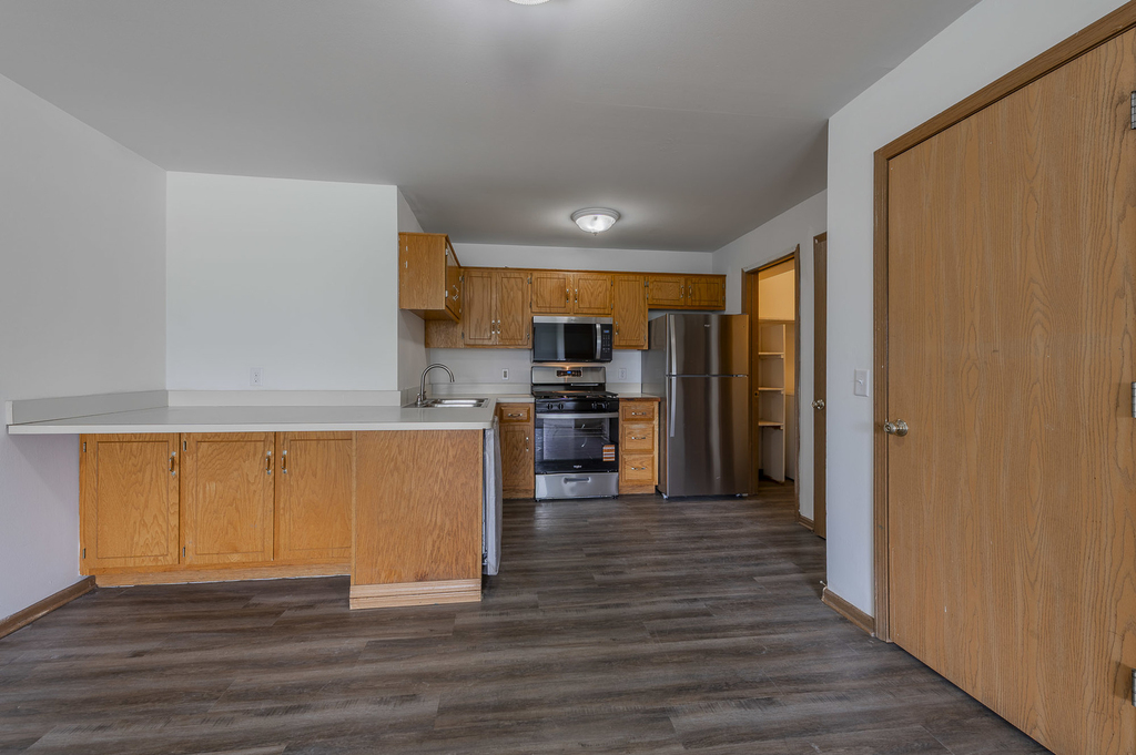 915 Spiros Court - Photo 2
